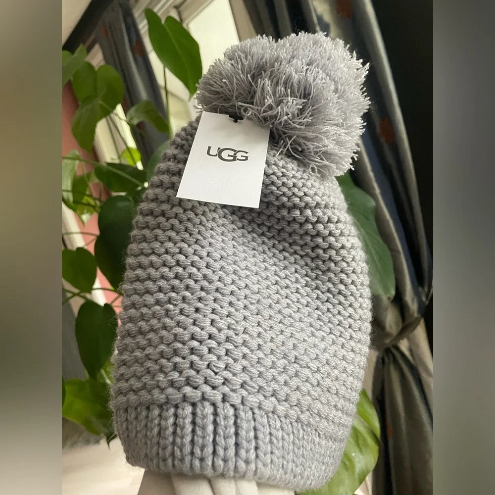 UGG Gray Knit Beanie for Women.
NWT 
MSRP $60
Light Gray - Picture 4 of 16